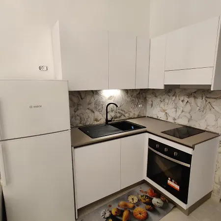 Follonica Lodging * פולוניקה