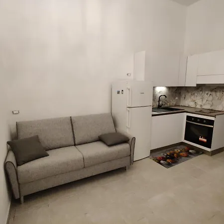 Follonica Lodging פולוניקה