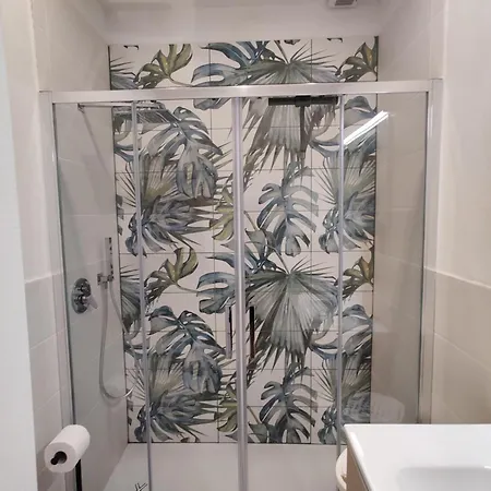 Follonica Lodging * פולוניקה